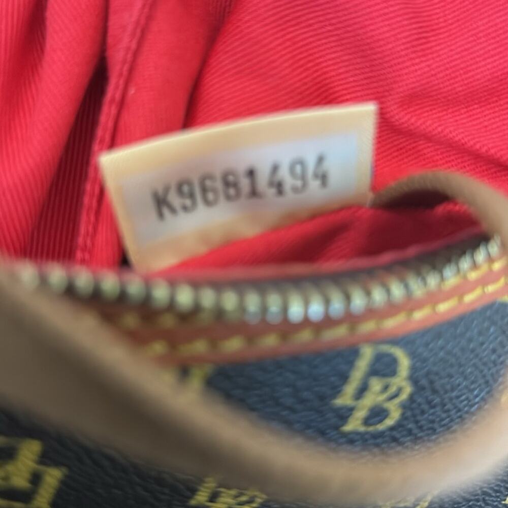 Dooney & Bourke hobo adjustable strap shoulder bag - Picture 7 of 8